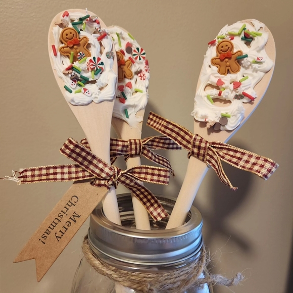 Handmade Gingerbread Spoons - Picture 1 of 4